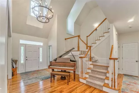 Entry Way - 6095 Blacks Bluff Rd, Cave Spring, GA 30124 photo 6 of 6
