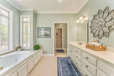 Bath - 6095 Blacks Bluff Rd, Cave Spring, GA 30124 photo 1 of 11