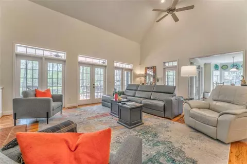 Living - 6095 Blacks Bluff Rd, Cave Spring, GA 30124 photo 2 of 5