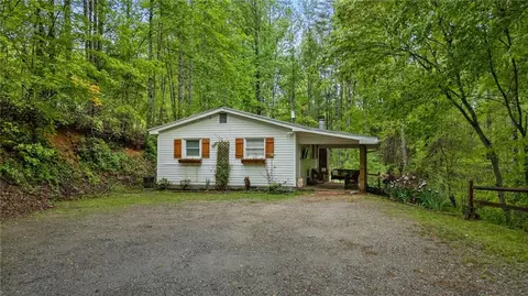 115 Maple Leaf Dr, Dahlonega, GA 30533