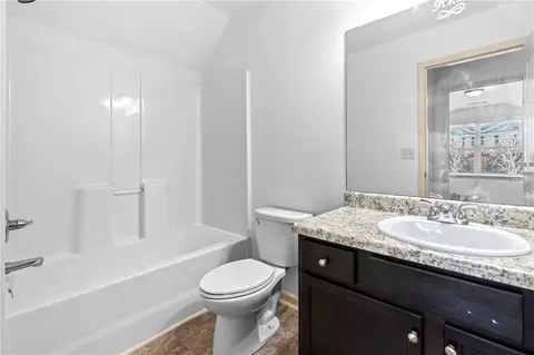 Bath - 2075 Villa Spring Ct, Dacula, GA 30019 photo 3 of 3