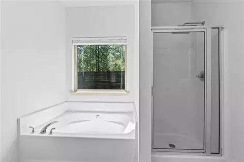 Bath - 2075 Villa Spring Ct, Dacula, GA 30019 photo 1 of 3