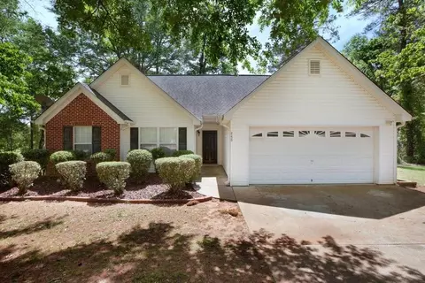 645 Applewood Dr, Monroe, GA 30656