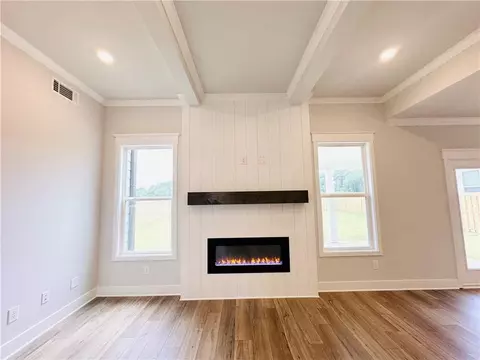 Living - 85 Wingate Dr, Winder, GA 30680 photo 7 of 10