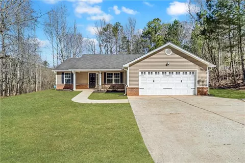 217 Lamb Rd, Moreland, GA 30259