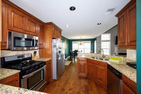 Kitchen - 794 Lucas Dr, Hampton, GA 30228 photo 2 of 2