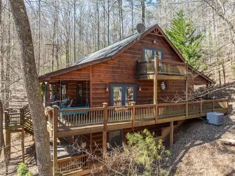 30 Gothic Ct, Ellijay, GA 30540
