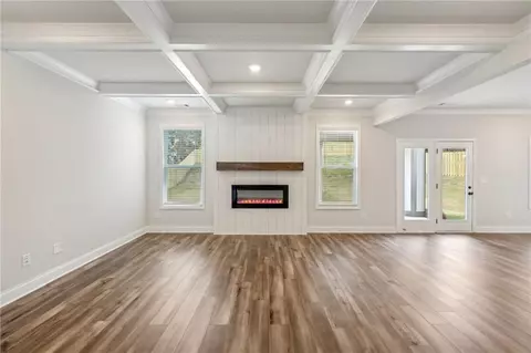 Living - 95 Wingate Dr, Winder, GA 30680 photo 2 of 11