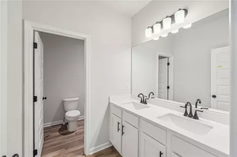 Bath - 95 Wingate Dr, Winder, GA 30680 photo 3 of 9