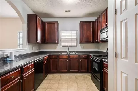 Kitchen - 11151 Aliyah Dr, Hampton, GA 30228 photo 1 of 3