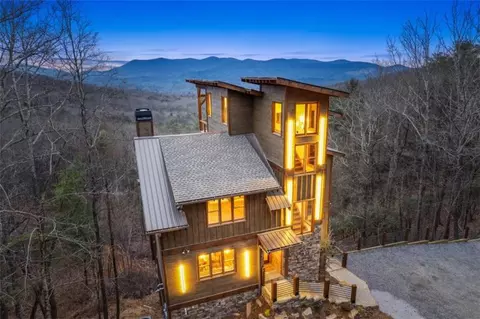 432 Amy Creek Cir, Ellijay, GA 30540