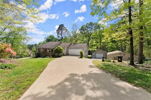 4974 Weaver Rd, Gainesville, GA 30507