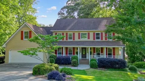 210 Malvern Pl, Roswell, GA 30076
