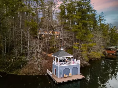 150 Rosebud Ln, Lakemont, GA 30552