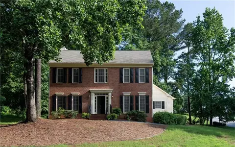 2530 Lockmeade Way, Lawrenceville, GA 30043