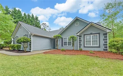 1080 Smoke Hill Ln, Hoschton, GA 30548
