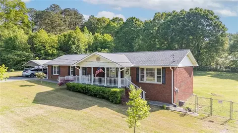 135 W Drive Dr NW, Calhoun, GA 30701