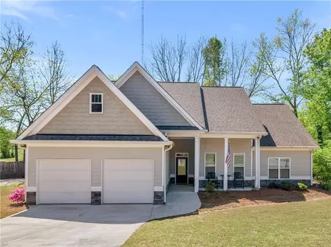 102 Highland Dr, Rockmart, GA 30153