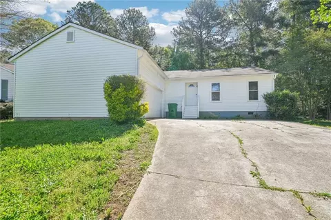 2058 Corners Cir, Lithonia, GA 30058