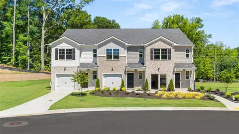 130 Kenmore Cir #16, Perry, GA 31069