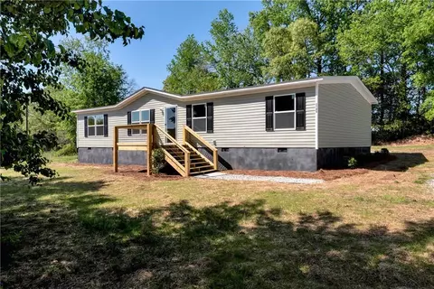 2705 Yonah Homer Rd, Lula, GA 30554