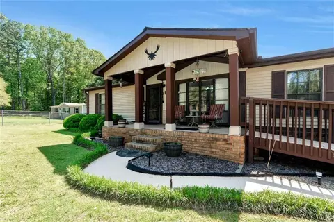 7287 Williams Rd, Flowery Branch, GA 30542