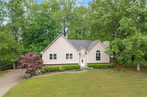 4618 Barkley Dr NW, Acworth, GA 30101