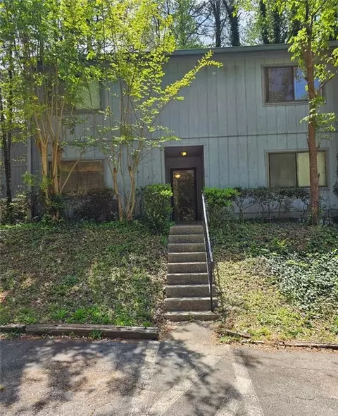 908 Pine Oak Trl, Austell, GA 30168