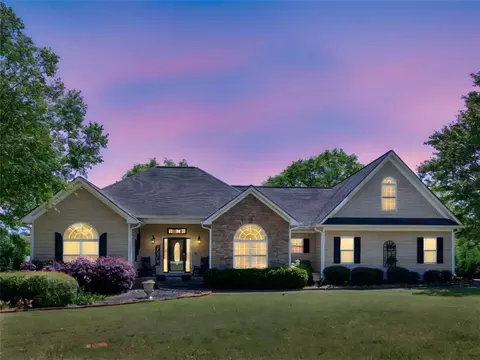 105 Godsey Rd, Jackson, GA 30233