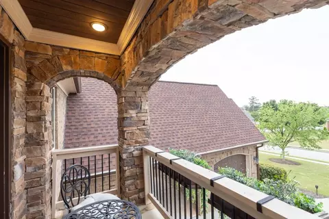 401 Sara Ct, Loganville, GA 30052