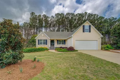 116 Laurel Ln, Social Circle, GA 30025