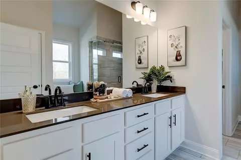 Bath - 61 Wingate Dr, Winder, GA 30680 photo 5 of 5