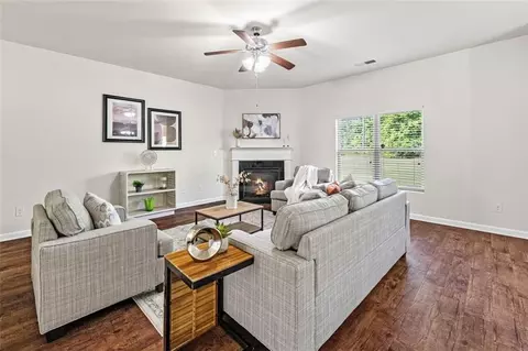 Living - 644 Sedona Loop, Hampton, GA 30228 photo 2 of 3