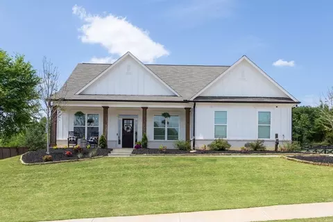 1459 Cedarwood Dr, Jefferson, GA 30549