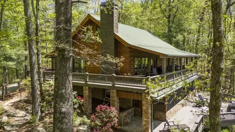 852 Black Bear Den Rd, Clayton, GA 30525
