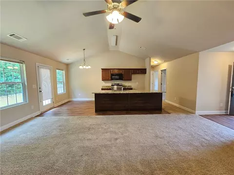 115 Heather Ln, Commerce, GA 30529 photo 3