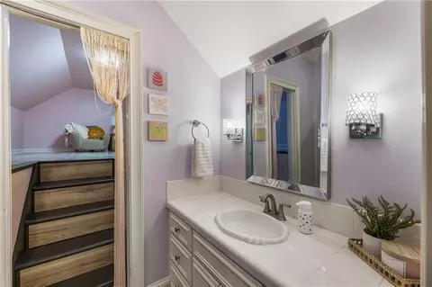 Bath - 14840 E Bluff Rd, Milton, GA 30004 photo 7 of 8