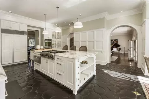 Kitchen - 14840 E Bluff Rd, Milton, GA 30004 photo 5 of 9
