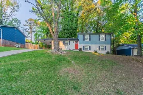 2046 Copperfield Cir, Decatur, GA 30035