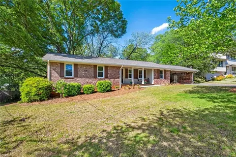 205 Corinth Ct, Roswell, GA 30075
