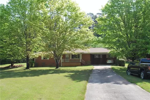 3001 Lynncliff Dr, Gainesville, GA 30506