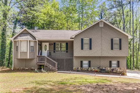 204 Holly Creek Way, Woodstock, GA 30188