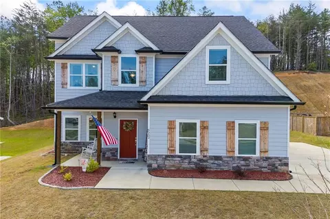 6552 River Station Dr, Lula, GA 30554