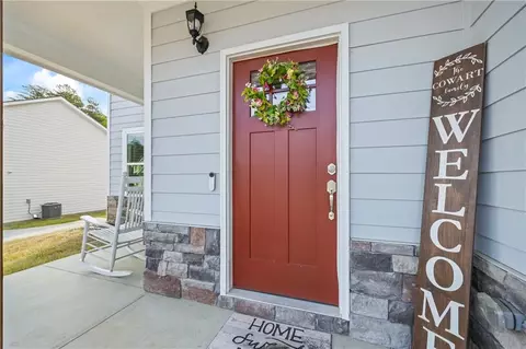 6552 River Station Dr, Lula, GA 30554 photo 4