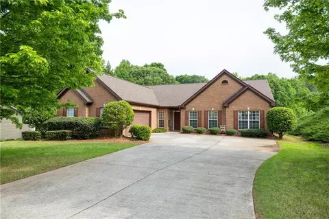 8640 Amberfield Dr, Gainesville, GA 30506