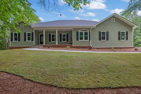 216 Scenic Dr, Hoschton, GA 30548
