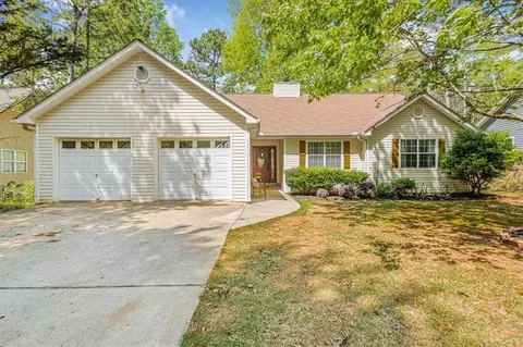 6095 Wayfarer Dr, Villa Rica, GA 30180