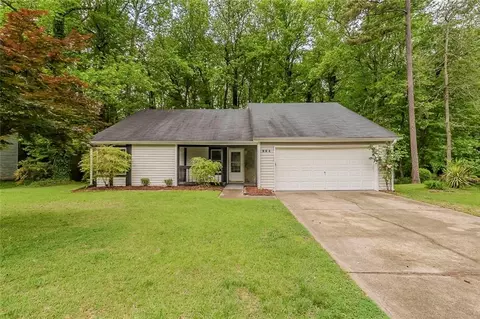 964 Chapman Ln, Stone Mountain, GA 30088