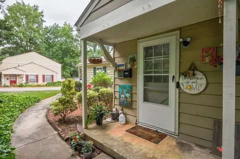 1304 Old Coach Rd SW, Marietta, GA 30008