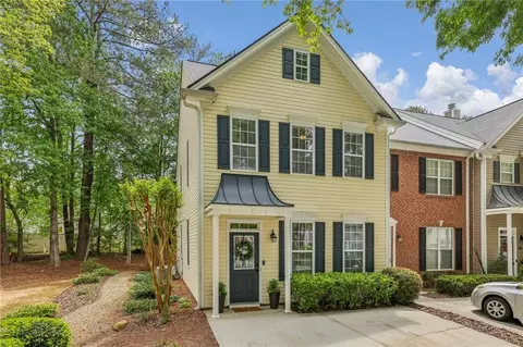 575 Gale Ct, Alpharetta, GA 30004